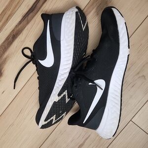 Nike Revolution Running Shoes Women's Black & White Size 8.5
